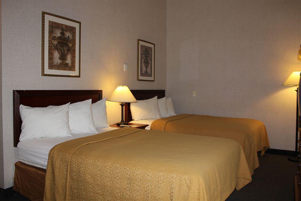 Raritan Hotel Edison Buitenkant foto