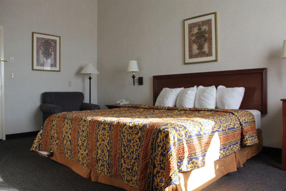 Raritan Hotel Edison Buitenkant foto
