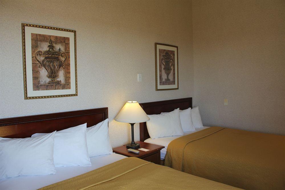 Raritan Hotel Edison Buitenkant foto