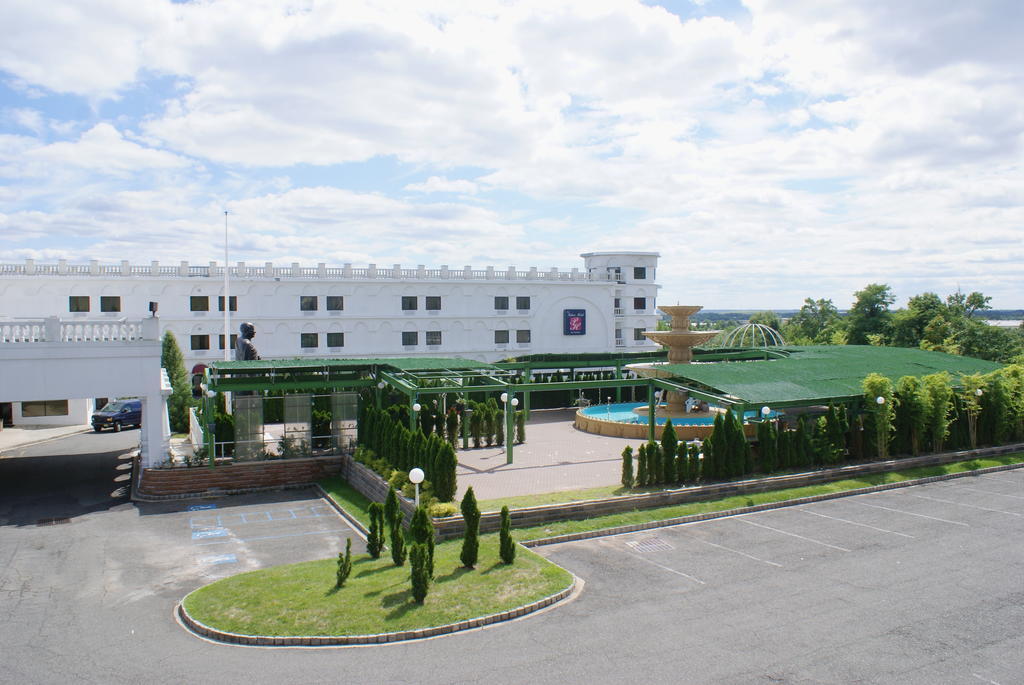 Raritan Hotel Edison Buitenkant foto