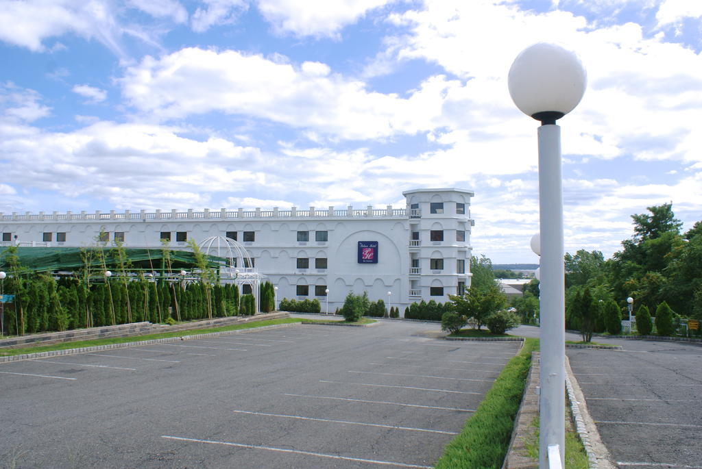 Raritan Hotel Edison Buitenkant foto